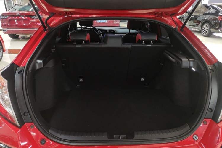 Used Honda Civic 2021 HATCHBACK 220TURBO CVT New Trendsetter Trunk