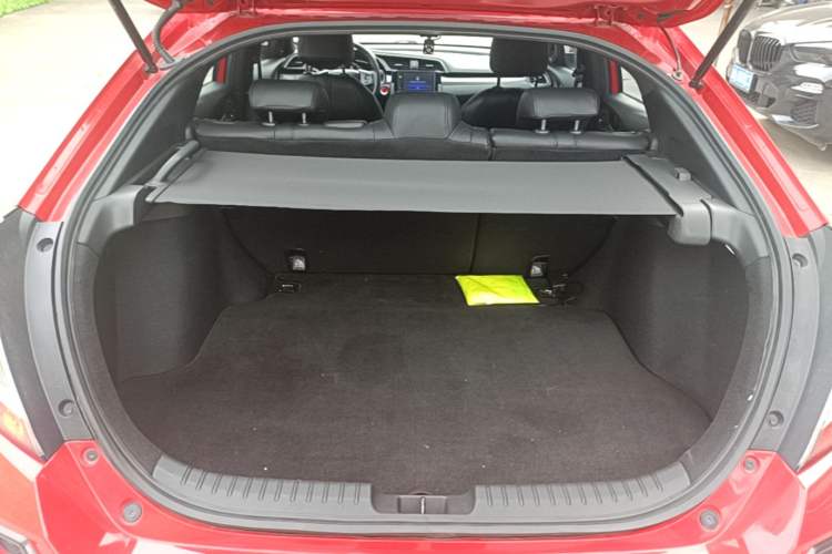 Used Honda Civic 2021 HATCHBACK 220TURBO CVT Trendy Cool Edition Trunk
