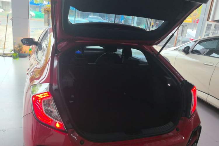 Used Honda Civic 2021 HATCHBACK 220TURBO CVT New Trendsetter Trunk