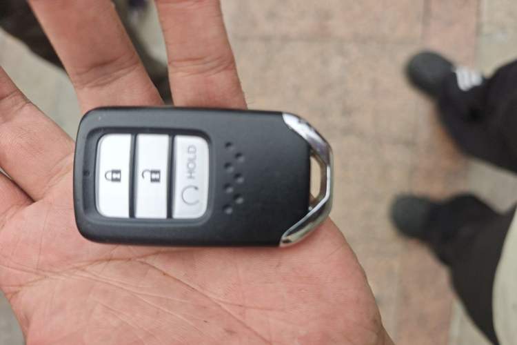 Used Honda Civic 2021 HATCHBACK 220TURBO CVT Trendy Cool Edition Vehicle Key