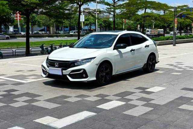 Ojetý Honda Civic 2021 HATCHBACK 220TURBO CVT Trendy Cool Edition