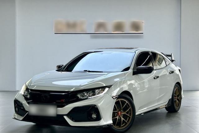 Ojetý Honda Civic 2021 HATCHBACK 220TURBO CVT New Trendsetter