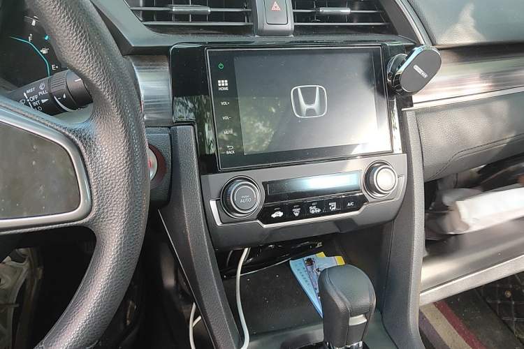 Used Honda Civic 2021 HATCHBACK 220TURBO CVT New Trendsetter Audio And AC Panel