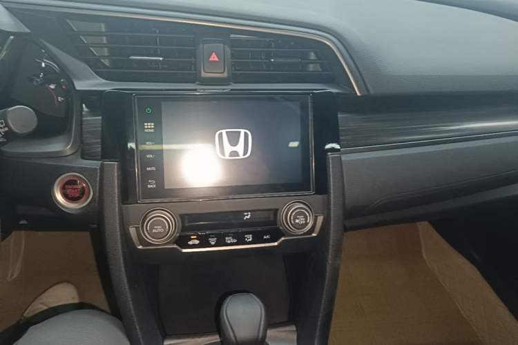 Used Honda Civic 2021 HATCHBACK 220TURBO CVT Dynamic Control Audio And AC Panel