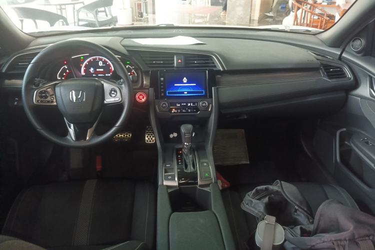 Used Honda Civic 2021 HATCHBACK 220TURBO CVT Trendy Cool Edition Center Console