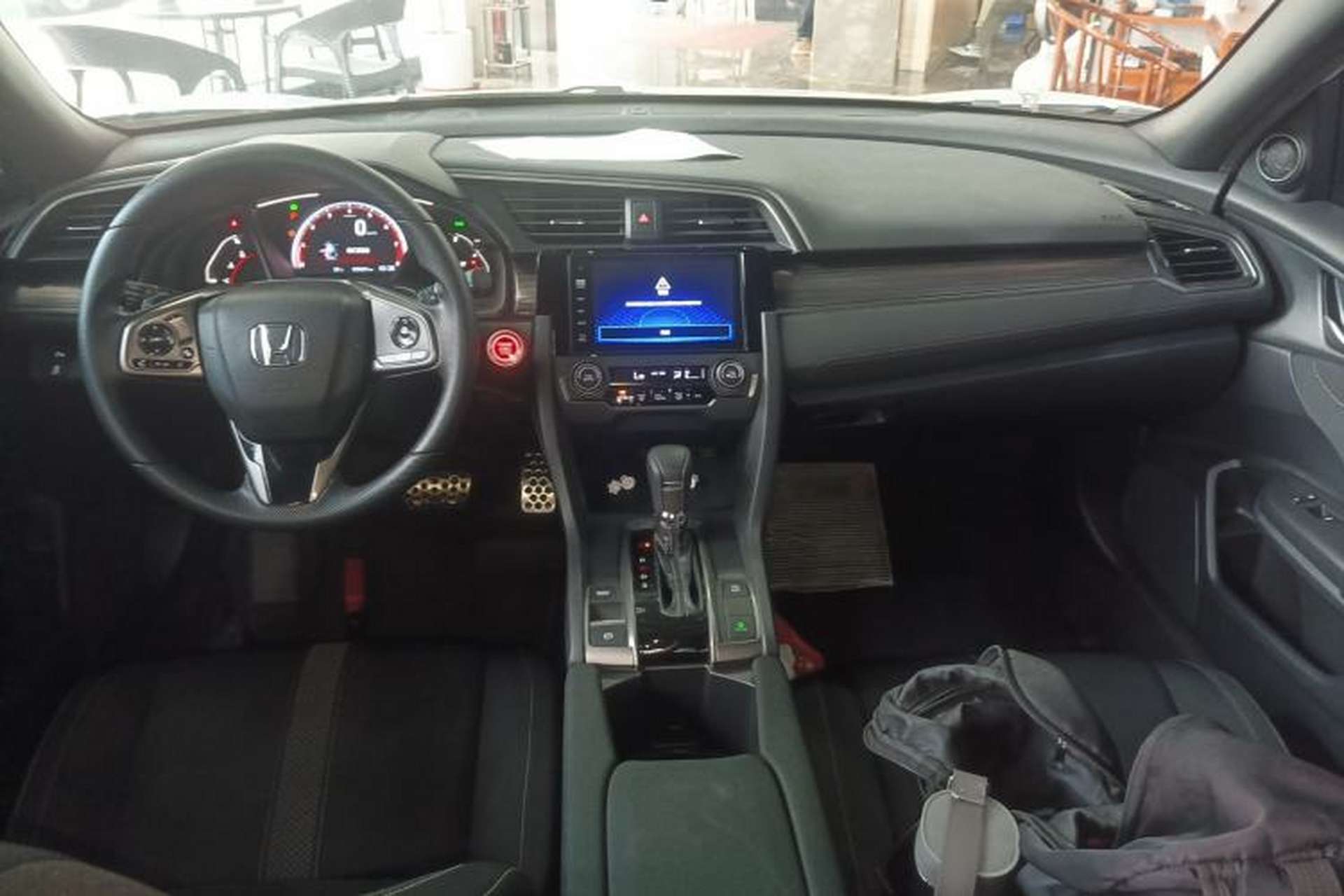 Used Honda Civic 2021 HATCHBACK 220TURBO CVT Trendy Cool Edition Center Console