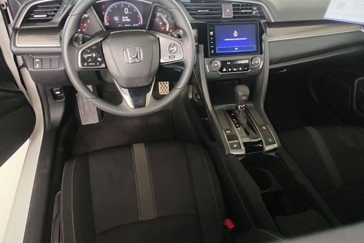 Used Honda Civic 2021 HATCHBACK 220TURBO CVT Trendy Cool Edition Center Console