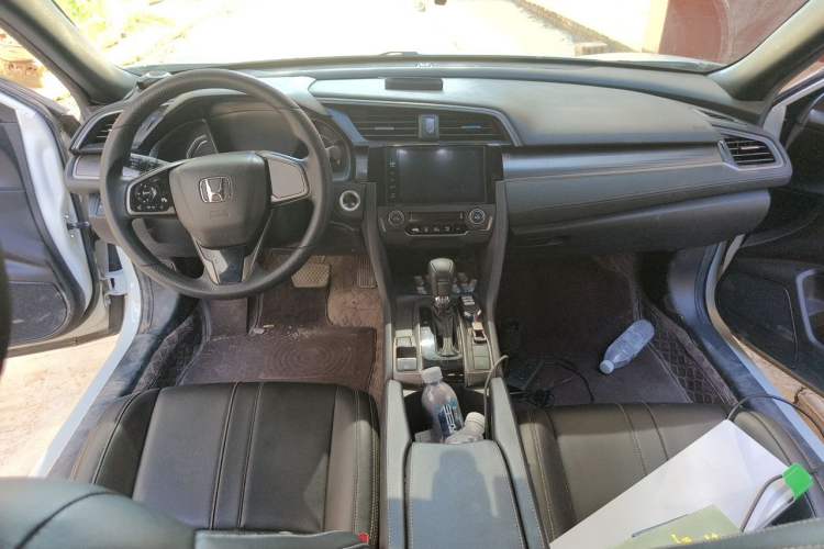 Used Honda Civic 2021 HATCHBACK 220TURBO CVT New Trendsetter Center Console