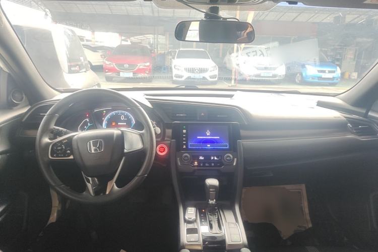 Used Honda Civic 2021 HATCHBACK 220TURBO CVT New Trendsetter Center Console