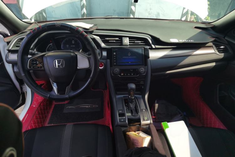 Used Honda Civic 2021 HATCHBACK 220TURBO CVT New Trendsetter Center Console