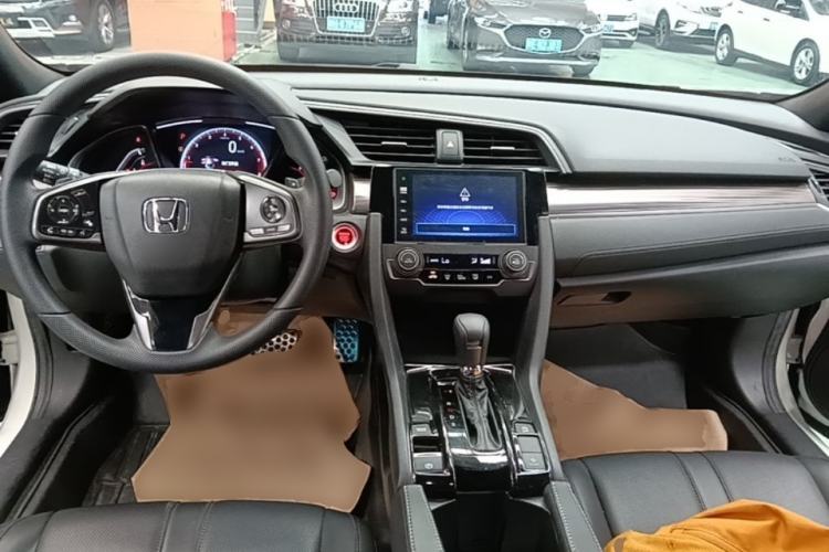 Used Honda Civic 2021 HATCHBACK 220TURBO CVT Trendy Cool Edition Center Console