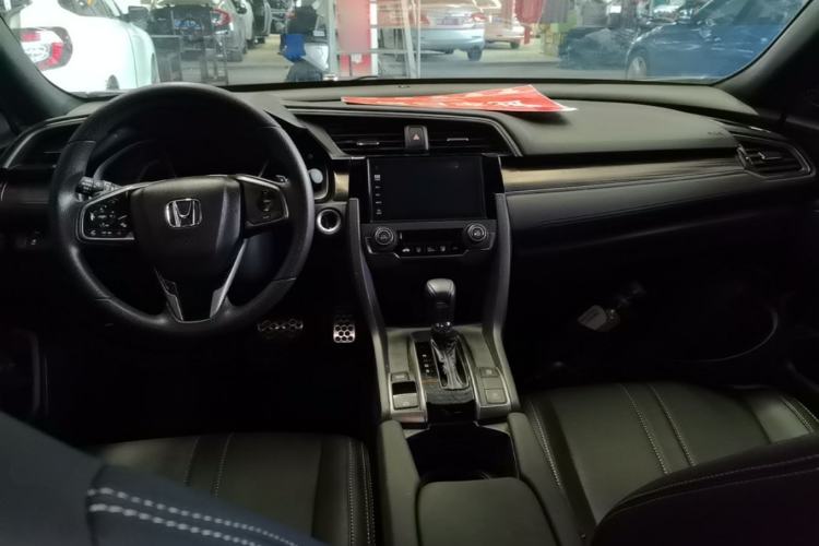 Used Honda Civic 2021 HATCHBACK 220TURBO CVT Trendy Cool Edition Center Console