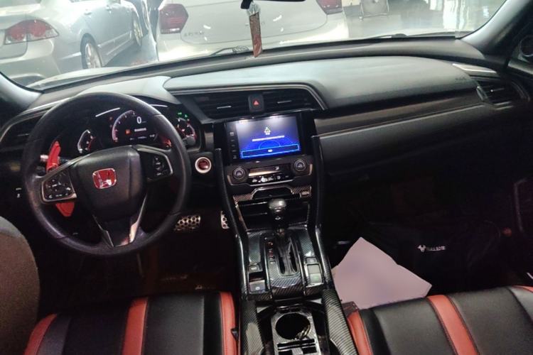 Used Honda Civic 2021 HATCHBACK 220TURBO CVT Trendy Cool Edition Center Console