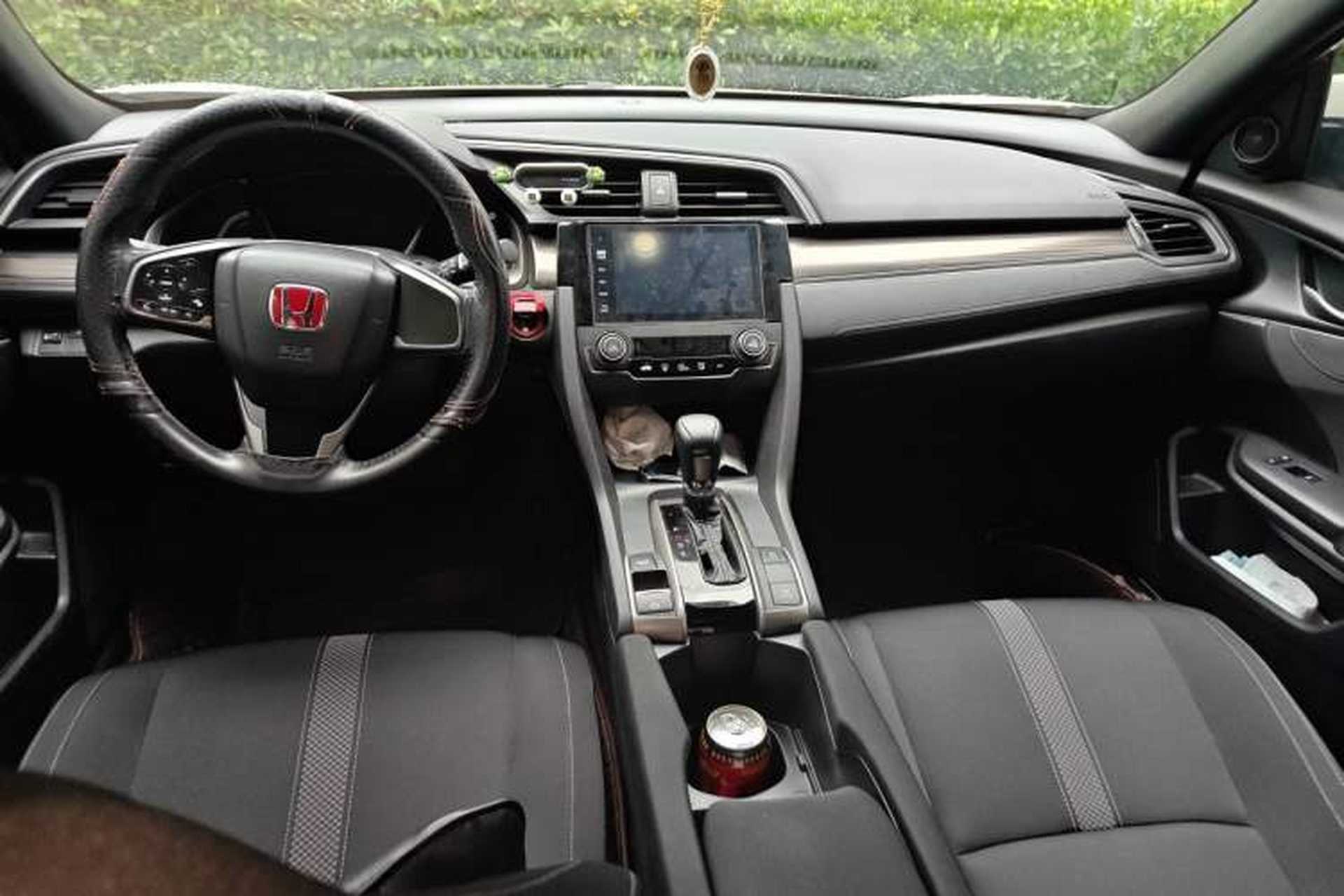 Used Honda Civic 2021 HATCHBACK 220TURBO CVT New Trendsetter Center Console