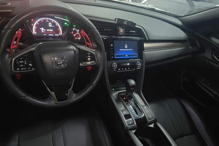 Used Honda Civic 2021 HATCHBACK 220TURBO CVT Trendy Cool Edition Center Console