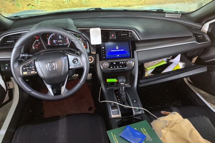 Used Honda Civic 2021 HATCHBACK 220TURBO CVT Trendy Cool Edition Center Console