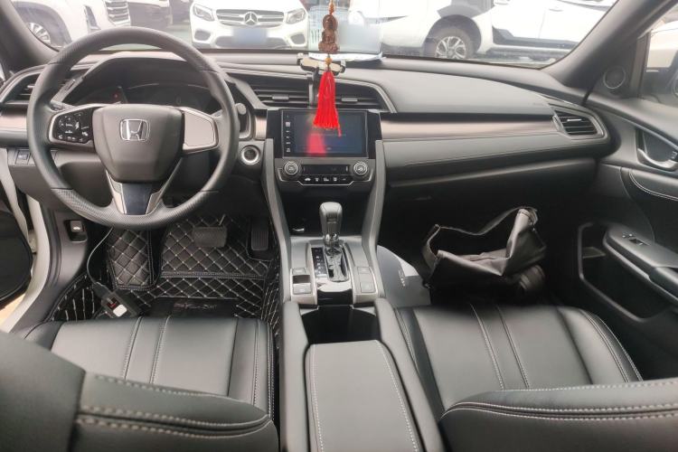 Used Honda Civic 2021 HATCHBACK 220TURBO CVT New Trendsetter Center Console