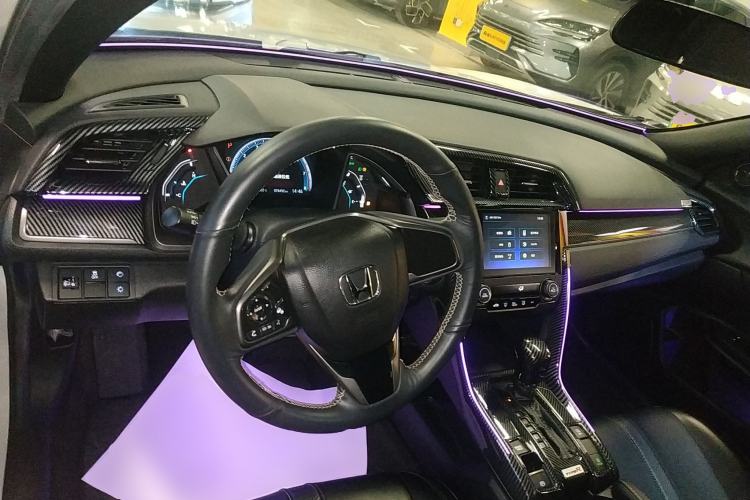Used Honda Civic 2021 HATCHBACK 220TURBO CVT New Trendsetter Center Console