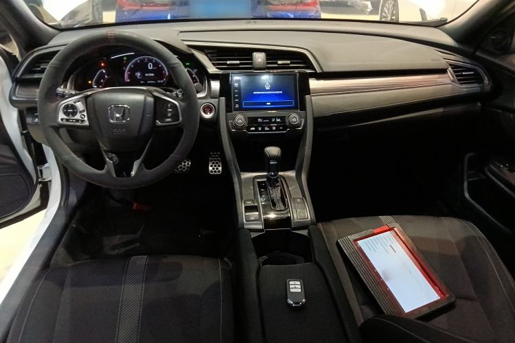 Used Honda Civic 2021 HATCHBACK 220TURBO CVT Trendy Cool Edition Center Console