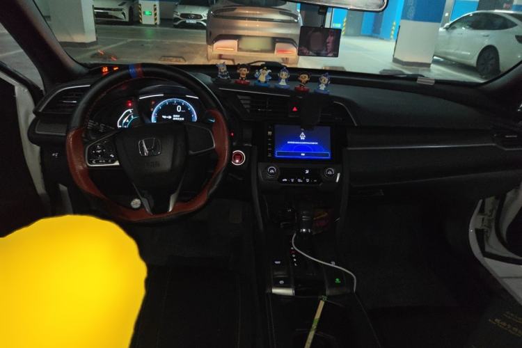 Used Honda Civic 2021 HATCHBACK 220TURBO CVT New Trendsetter Center Console