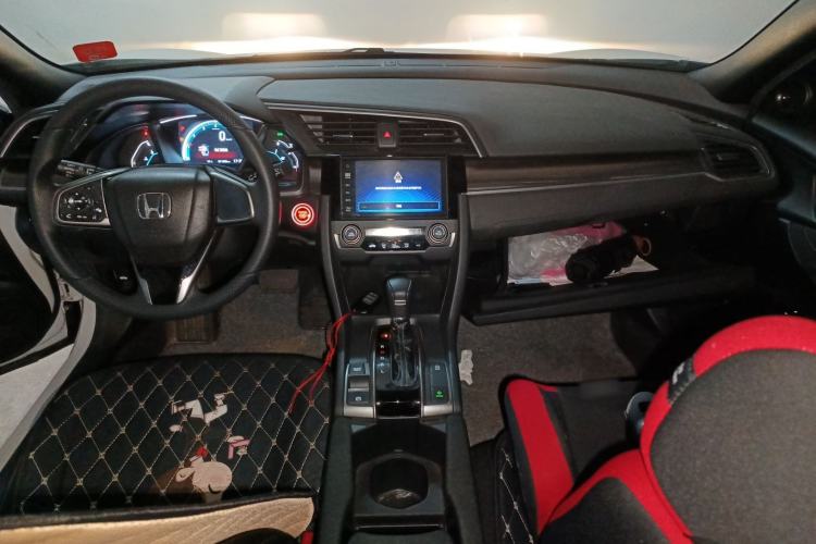 Used Honda Civic 2021 HATCHBACK 220TURBO CVT New Trendsetter Center Console