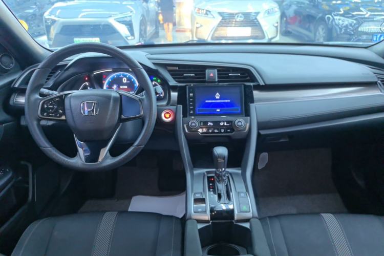 Used Honda Civic 2021 HATCHBACK 220TURBO CVT New Trendsetter Center Console