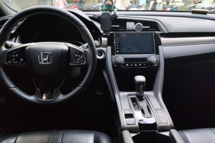 Used Honda Civic 2021 HATCHBACK 220TURBO CVT Trendy Cool Edition Center Console