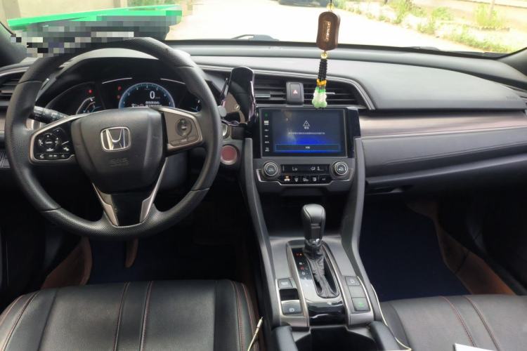 Used Honda Civic 2021 HATCHBACK 220TURBO CVT New Trendsetter Center Console