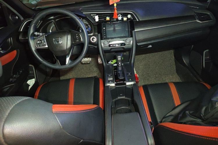 Used Honda Civic 2021 HATCHBACK 220TURBO CVT Trendy Cool Edition Center Console