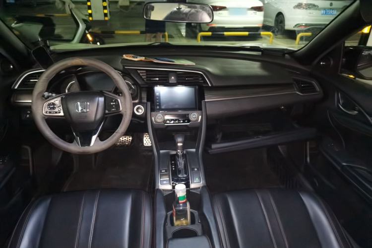 Used Honda Civic 2021 HATCHBACK 220TURBO CVT Trendy Cool Edition Center Console