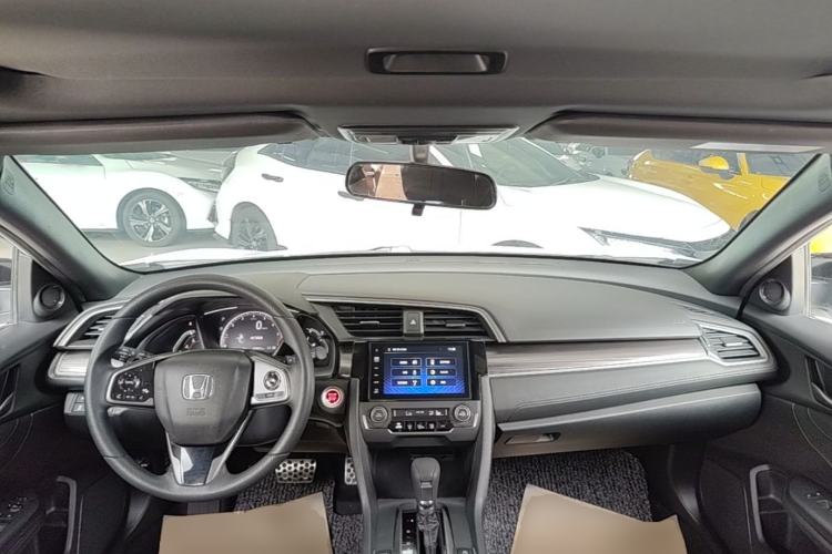 Used Honda Civic 2021 HATCHBACK 220TURBO CVT Trendy Cool Edition Center Console