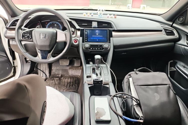 Used Honda Civic 2021 HATCHBACK 220TURBO CVT New Trendsetter Center Console