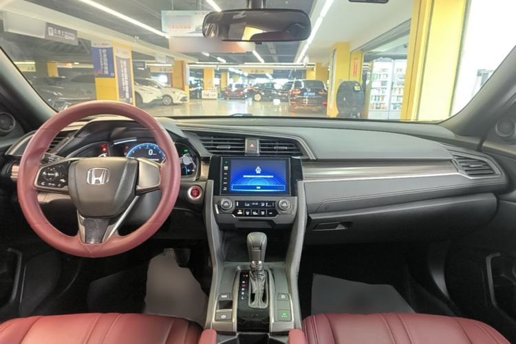 Used Honda Civic 2021 HATCHBACK 220TURBO CVT New Trendsetter Center Console