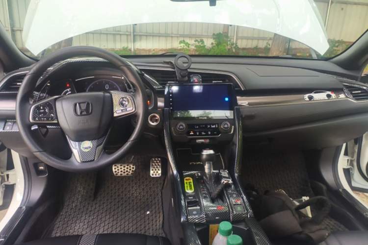 Used Honda Civic 2021 HATCHBACK 220TURBO CVT Trendy Cool Edition Center Console
