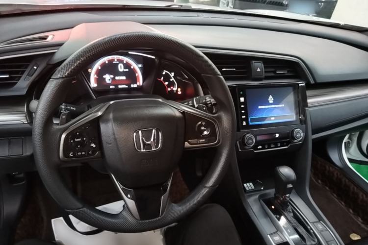 Used Honda Civic 2021 HATCHBACK 220TURBO CVT Trendy Cool Edition Center Console