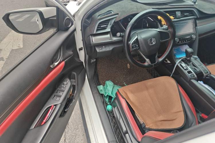 Used Honda Civic 2021 HATCHBACK 220TURBO CVT New Trendsetter Driver Seat