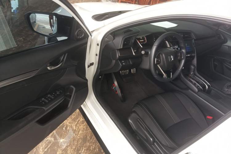 Used Honda Civic 2021 HATCHBACK 220TURBO CVT Trendy Cool Edition Driver Seat