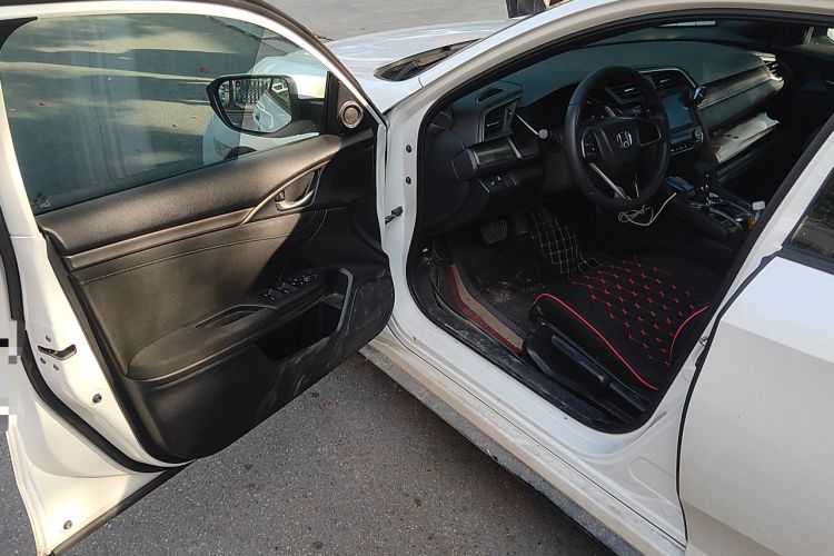 Used Honda Civic 2021 HATCHBACK 220TURBO CVT New Trendsetter Driver Seat