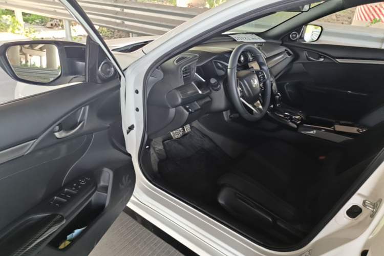 Used Honda Civic 2021 HATCHBACK 220TURBO CVT Dynamic Control Driver Seat