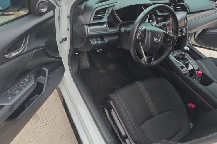 Used Honda Civic 2021 HATCHBACK 220TURBO Manual Driving Pleasure Control Driver Seat