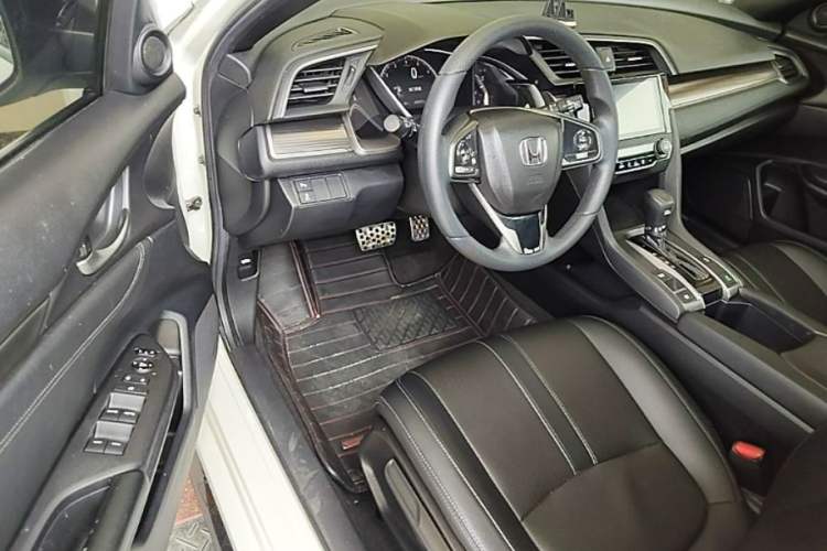 Used Honda Civic 2021 HATCHBACK 220TURBO CVT Trendy Cool Edition Driver Seat
