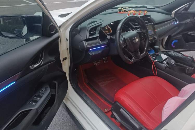 Used Honda Civic 2021 HATCHBACK 220TURBO CVT Trendy Cool Edition Driver Seat