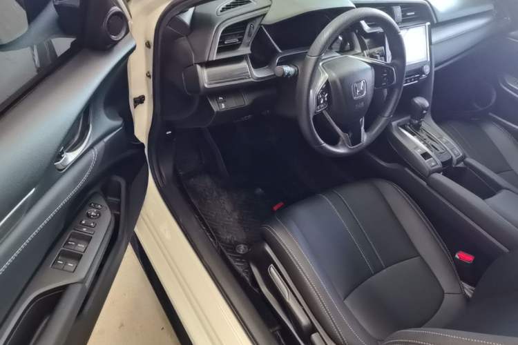 Used Honda Civic 2021 HATCHBACK 220TURBO CVT Trendy Cool Edition Driver Seat