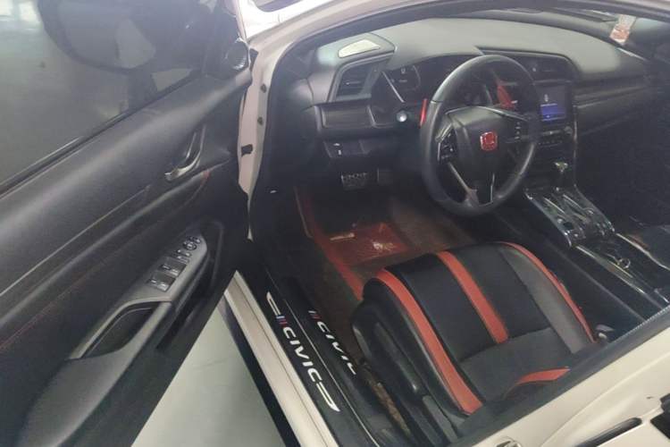 Used Honda Civic 2021 HATCHBACK 220TURBO CVT Trendy Cool Edition Driver Seat