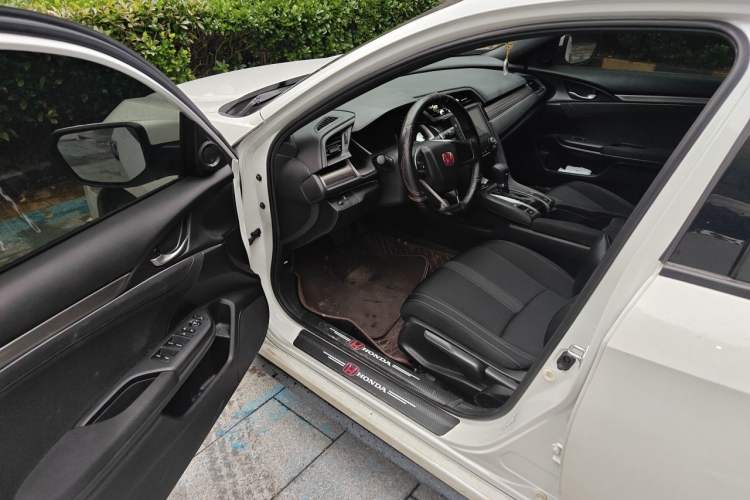 Used Honda Civic 2021 HATCHBACK 220TURBO CVT New Trendsetter Driver Seat