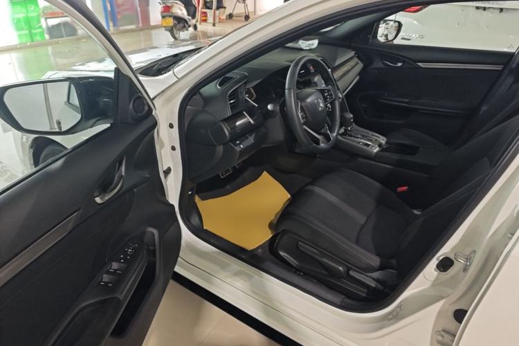 Used Honda Civic 2021 HATCHBACK 220TURBO CVT Trendy Cool Edition Driver Seat