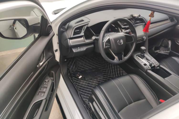 Used Honda Civic 2021 HATCHBACK 220TURBO CVT New Trendsetter Driver Seat