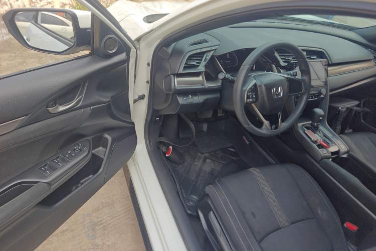Used Honda Civic 2021 HATCHBACK 220TURBO CVT New Trendsetter Driver Seat