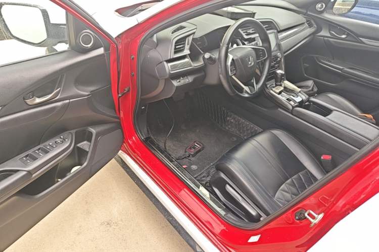 Used Honda Civic 2021 HATCHBACK 220TURBO CVT New Trendsetter Driver Seat