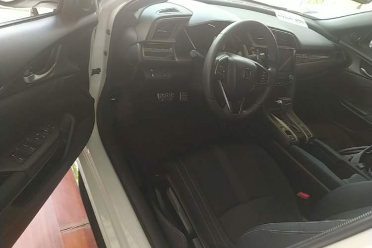Used Honda Civic 2021 HATCHBACK 220TURBO CVT Trendy Cool Edition Driver Seat